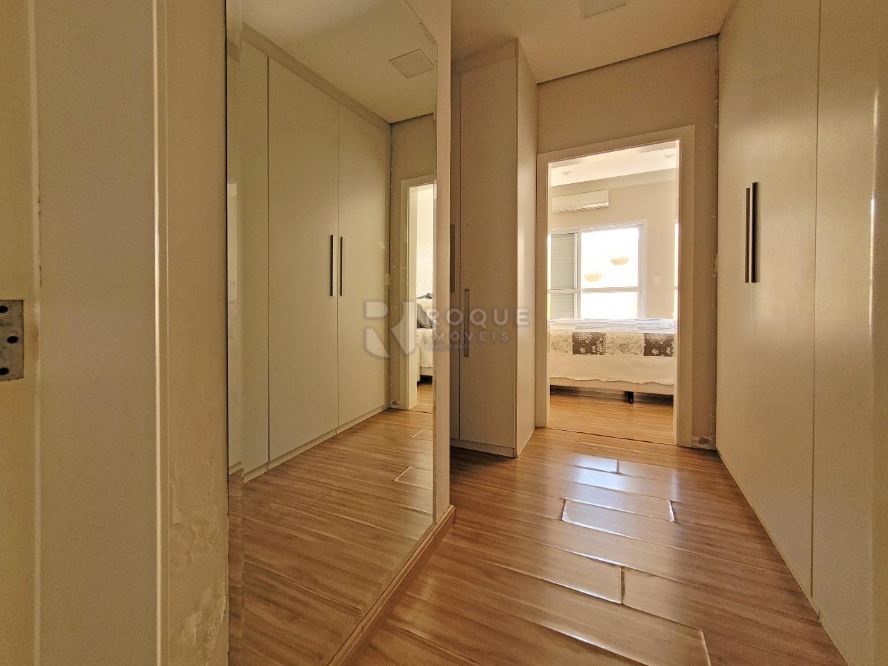 Casa em condomínio à venda no bairro Parque Residencial Roland: 