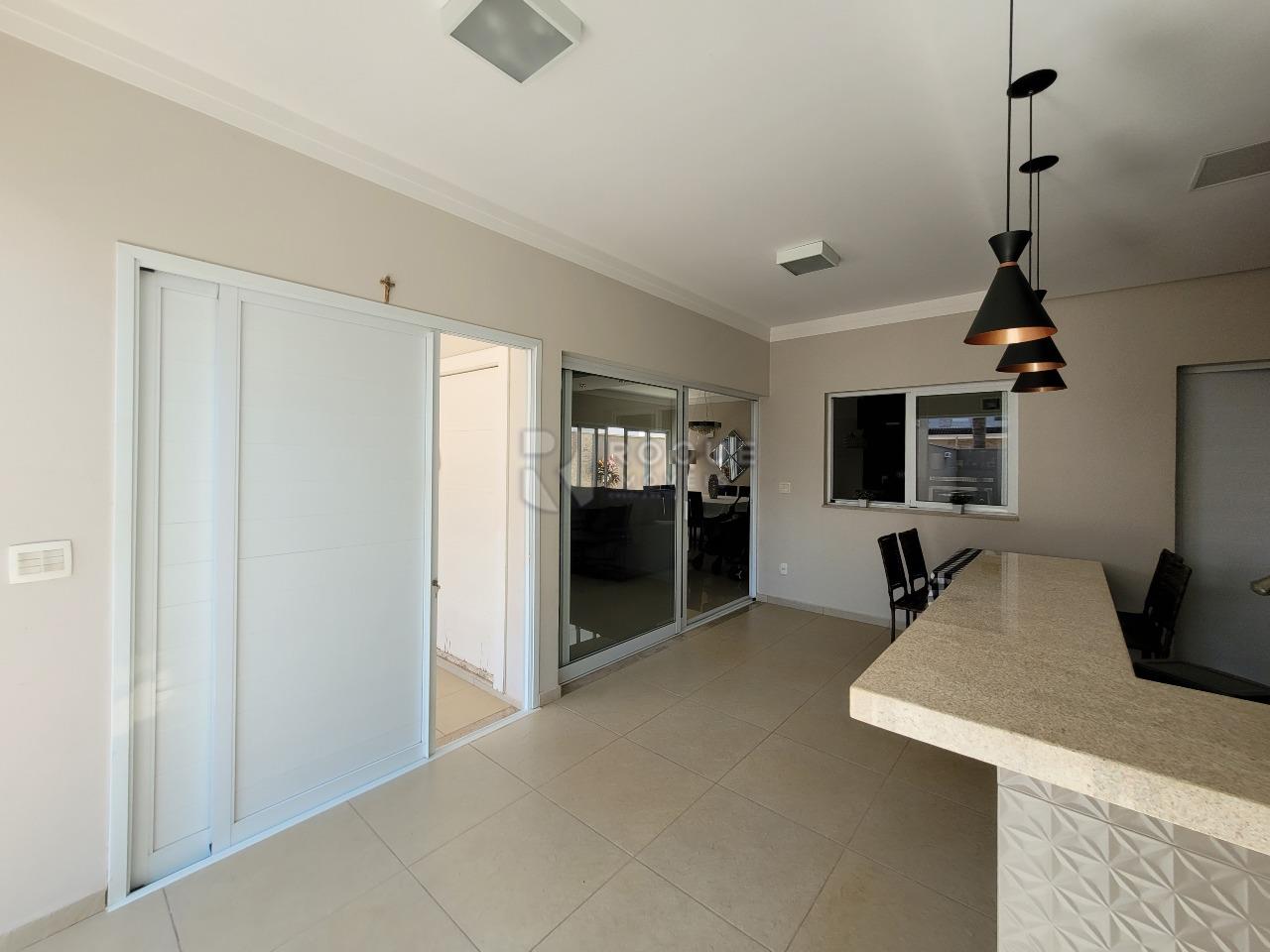 Casa em condomínio à venda no bairro Parque Residencial Roland: ESPAÇO GOURMET 