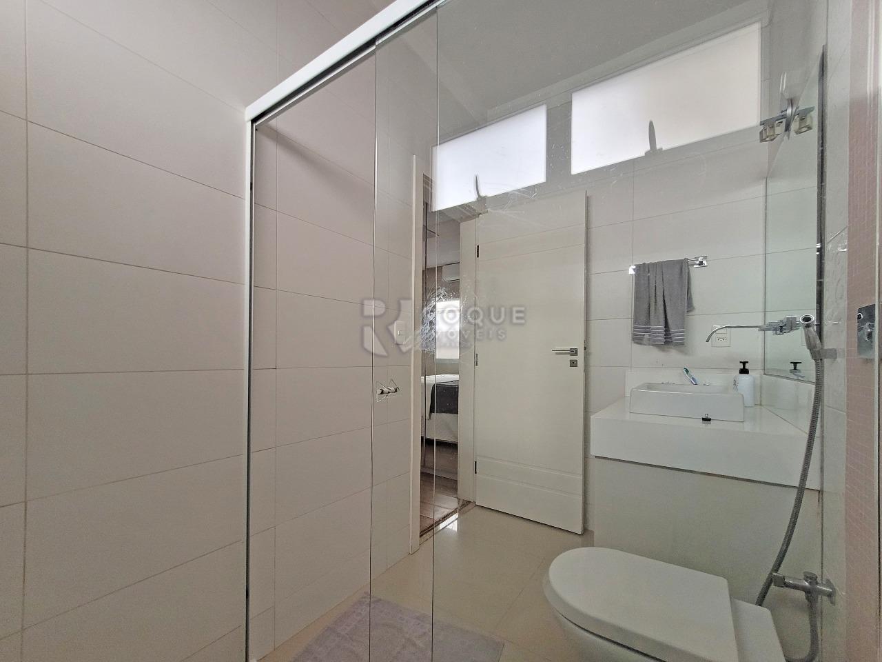 Casa em condomínio à venda no bairro Parque Residencial Roland: SUÍTE 1