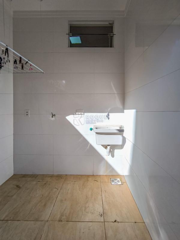 Casa Residencial à venda no bairro Jardim Campo Verde I: LAVANDERIA