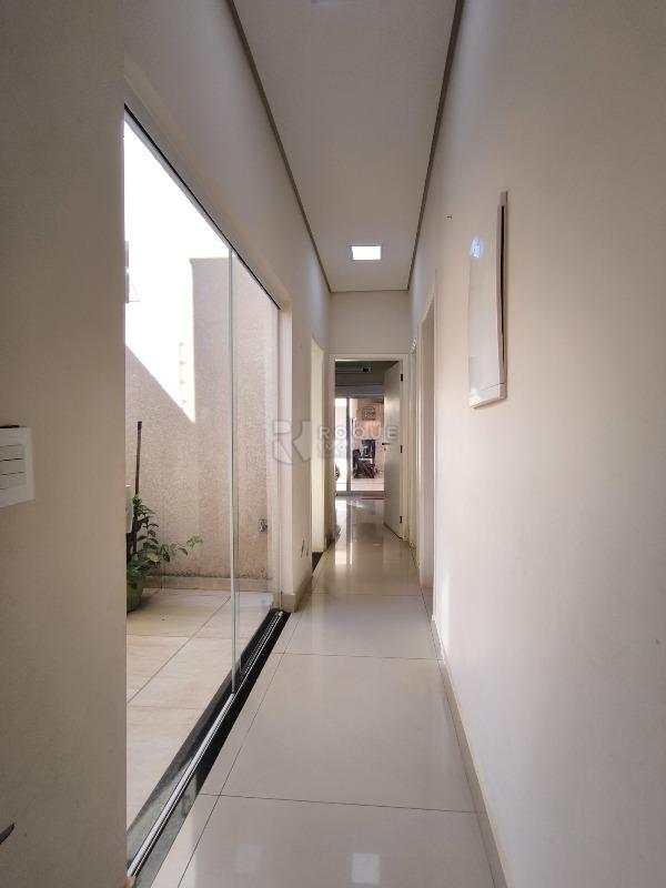 Casa Residencial à venda no bairro Jardim Campo Verde I: CORREDOR INTERNO