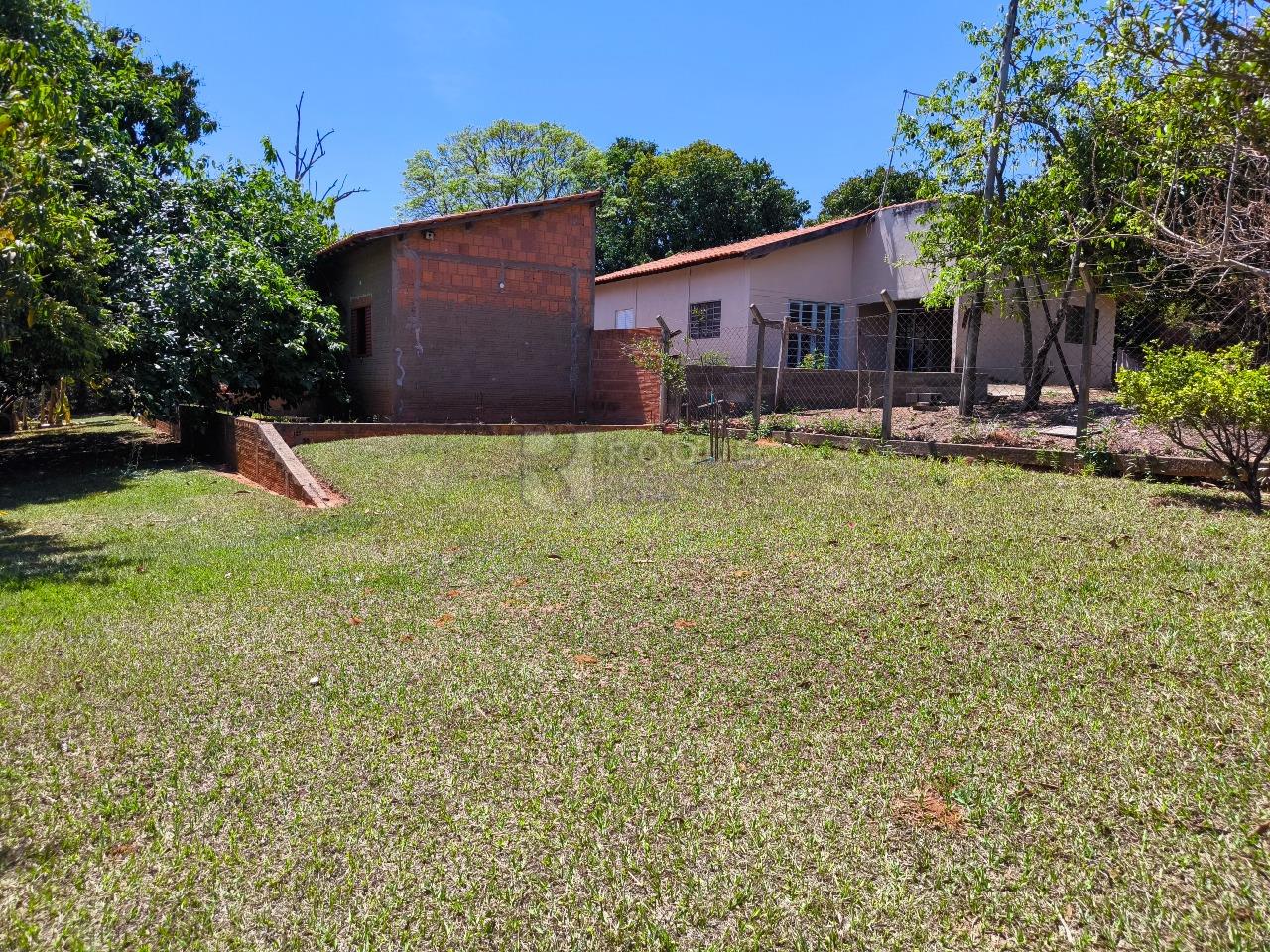 Chácara à venda no bairro Pires de Cima: ÁREA DE ESTACIONAMENTO