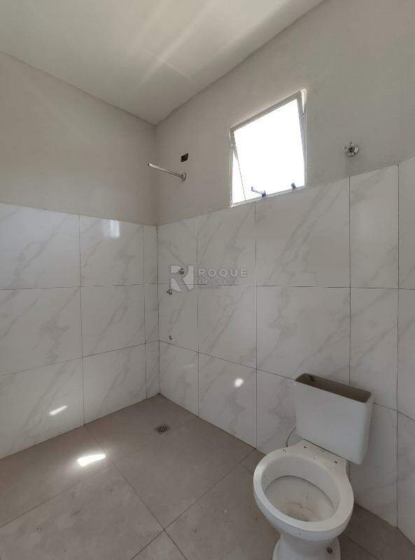 Casa Residencial para aluguel no bairro Jardim Residencial Guimarães: WC suíte 