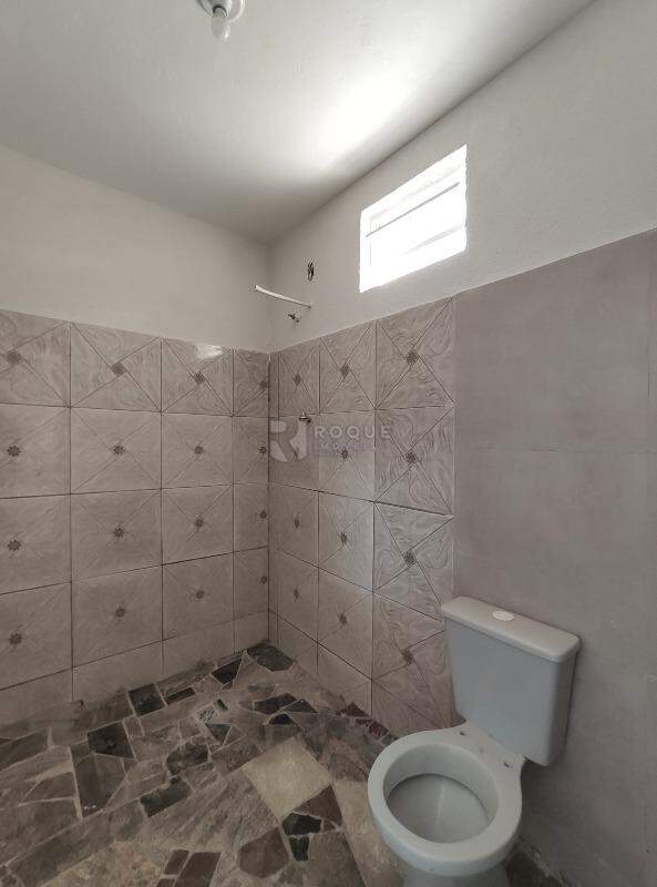 Casa Residencial para aluguel no bairro Jardim Residencial Guimarães: WC social 
