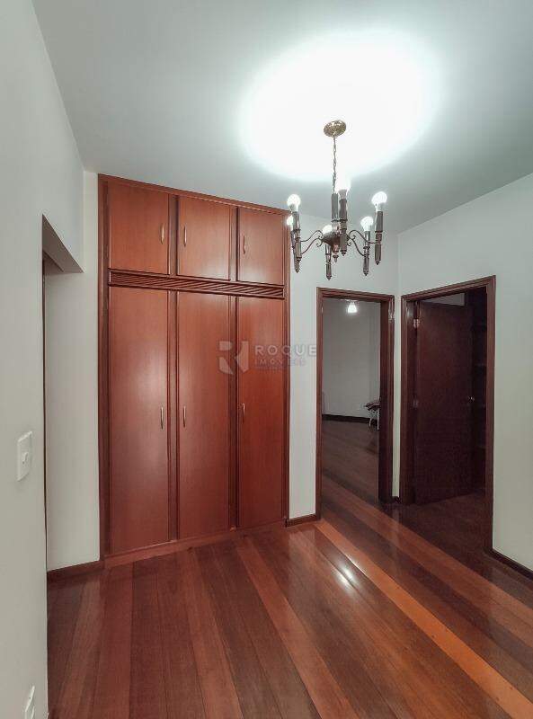 Casa Residencial para aluguel no bairro Vila Cristovam: Hall segundo andar 