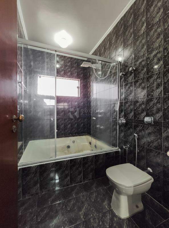 Casa Residencial para aluguel no bairro Vila Cristovam: WC suíte segundo andar 