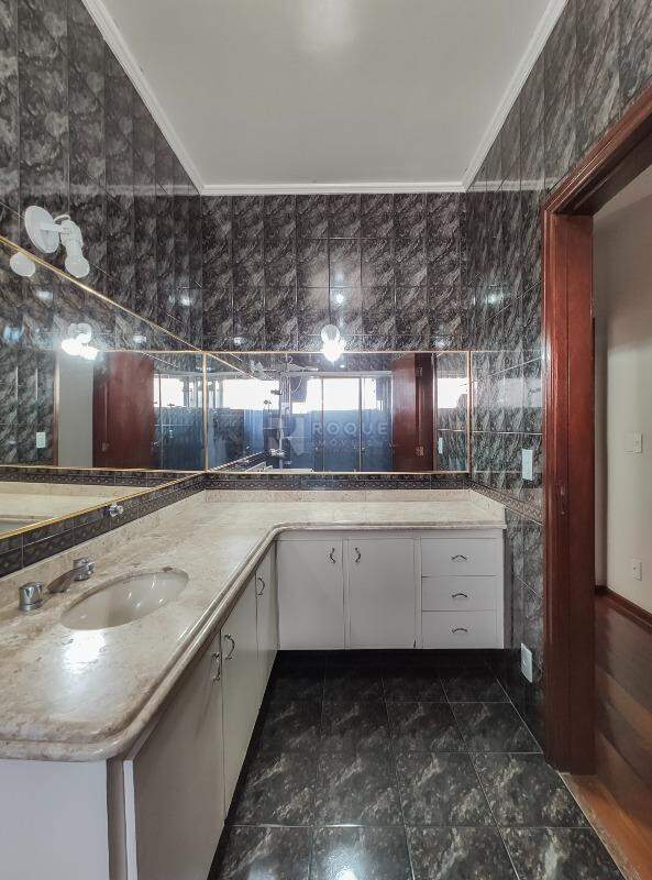 Casa Residencial para aluguel no bairro Vila Cristovam: WC suíte segundo andar 