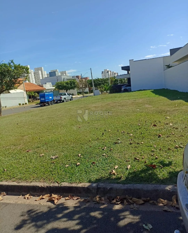 Terreno em condomínio à venda no bairro Residencial Margarida de Holstein: 