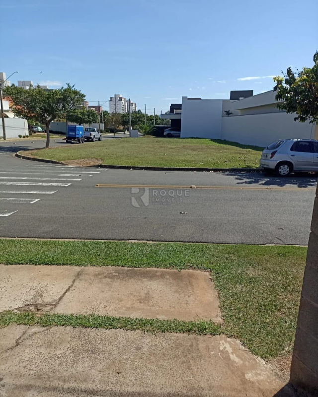 Terreno em condomínio à venda no bairro Residencial Margarida de Holstein: 