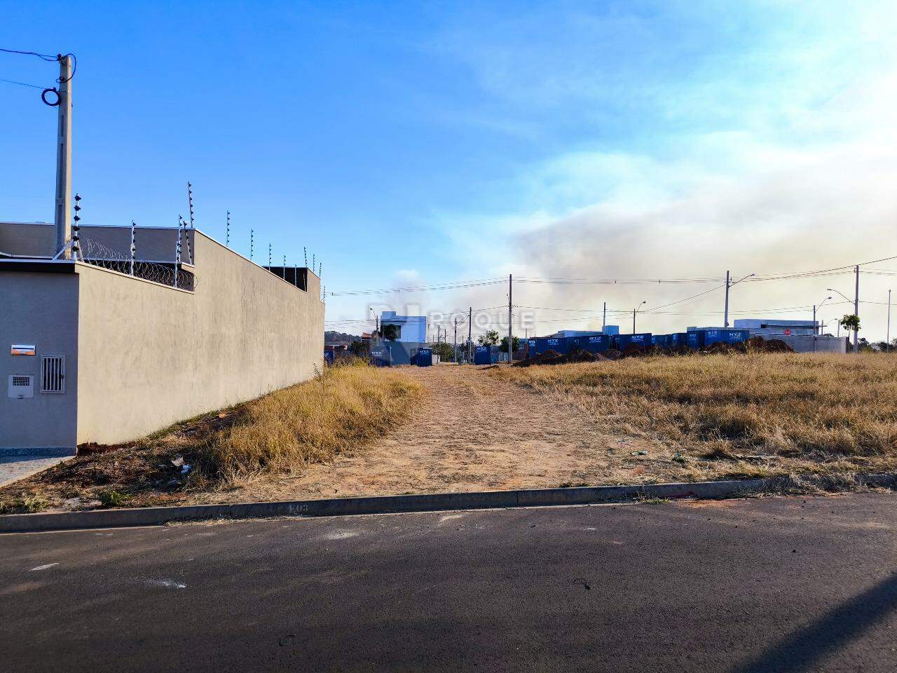 Terreno à venda no bairro Jardim Campo Verde II: FRENTE
