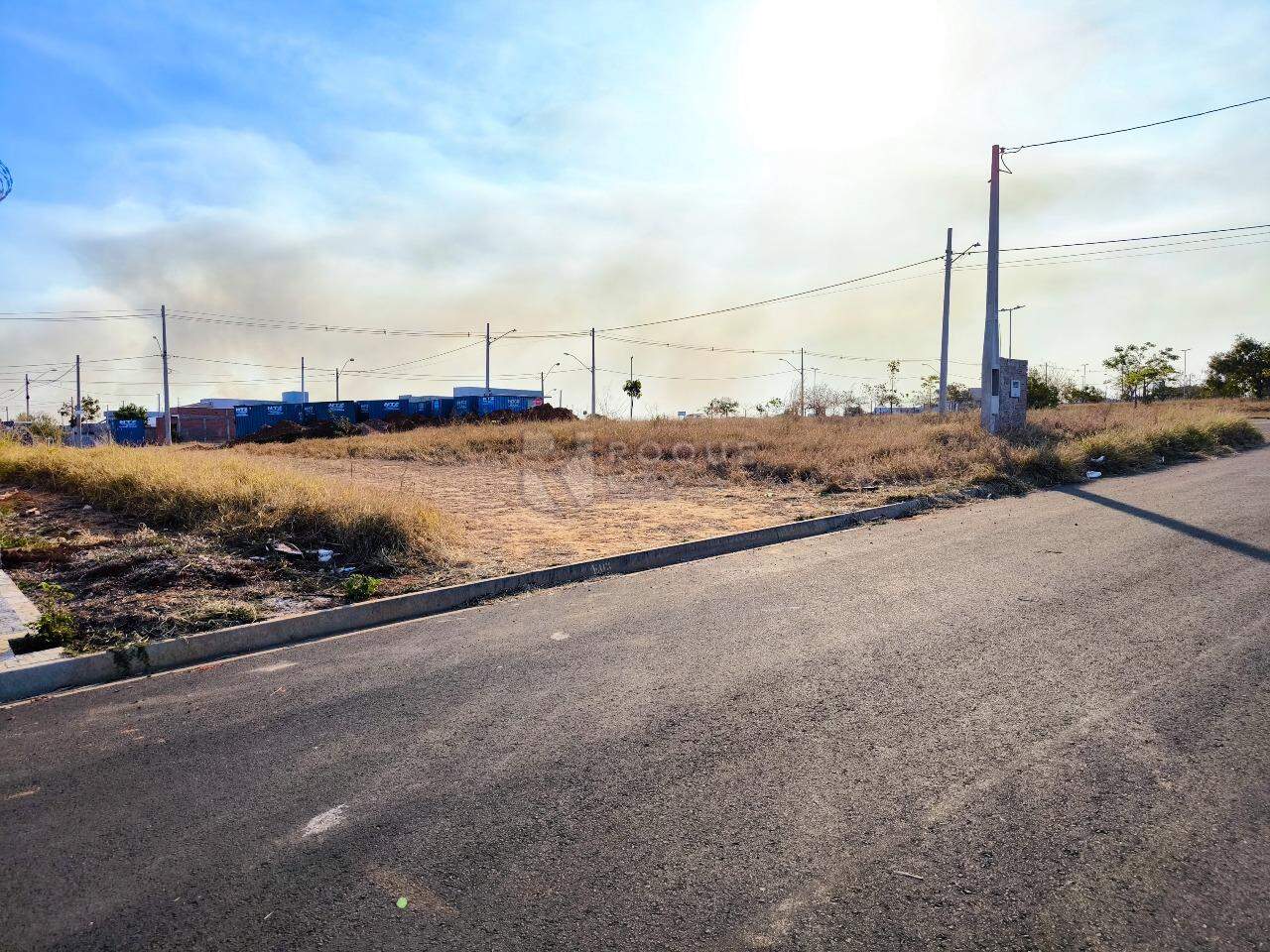 Terreno à venda no bairro Jardim Campo Verde II: 