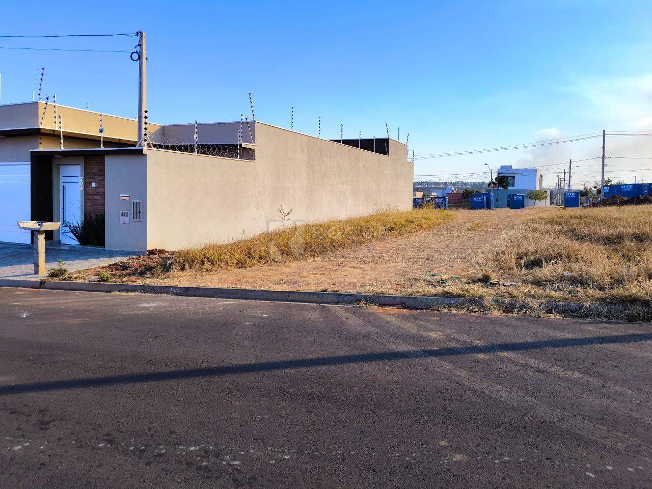 Terreno à venda no bairro Jardim Campo Verde II: 