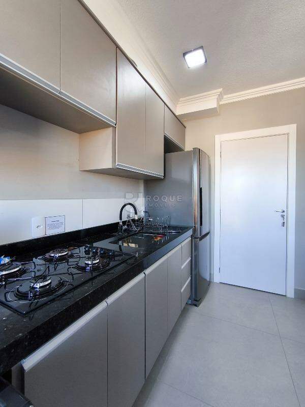 Apartamento à venda no bairro Graminha: COZINHA