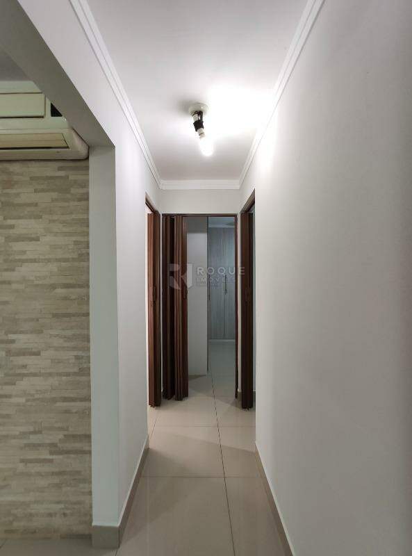 Apartamento à venda no bairro Vila Paulista: Hall