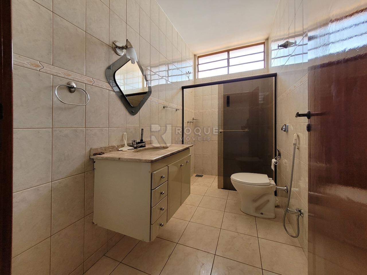 Casa Residencial à venda no bairro Centro: BANHEIRO SOCIAL