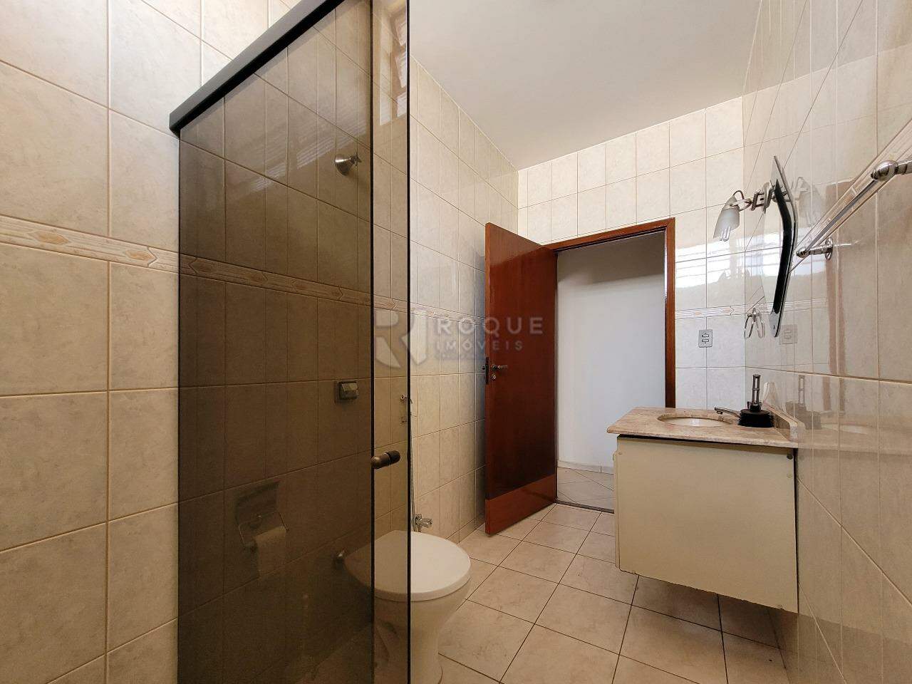 Casa Residencial à venda no bairro Centro: BANHEIRO SOCIAL
