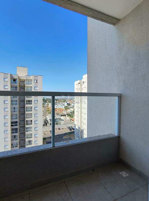 Apartamento para aluguel no bairro Vale das Esmeraldas: Sacada