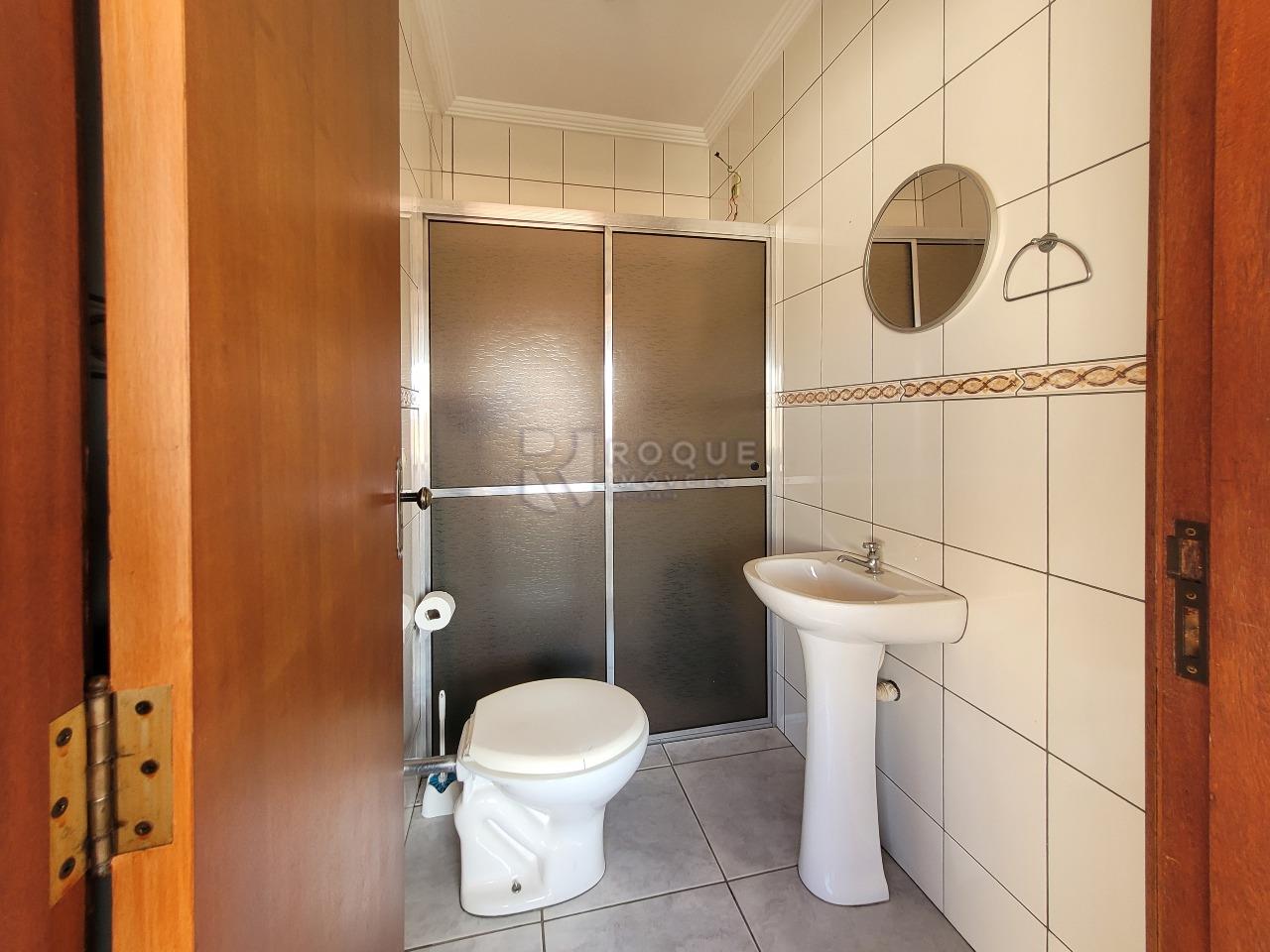 Casa Residencial à venda no bairro Jardim Nereide: BANHEIRO EXTERNO 