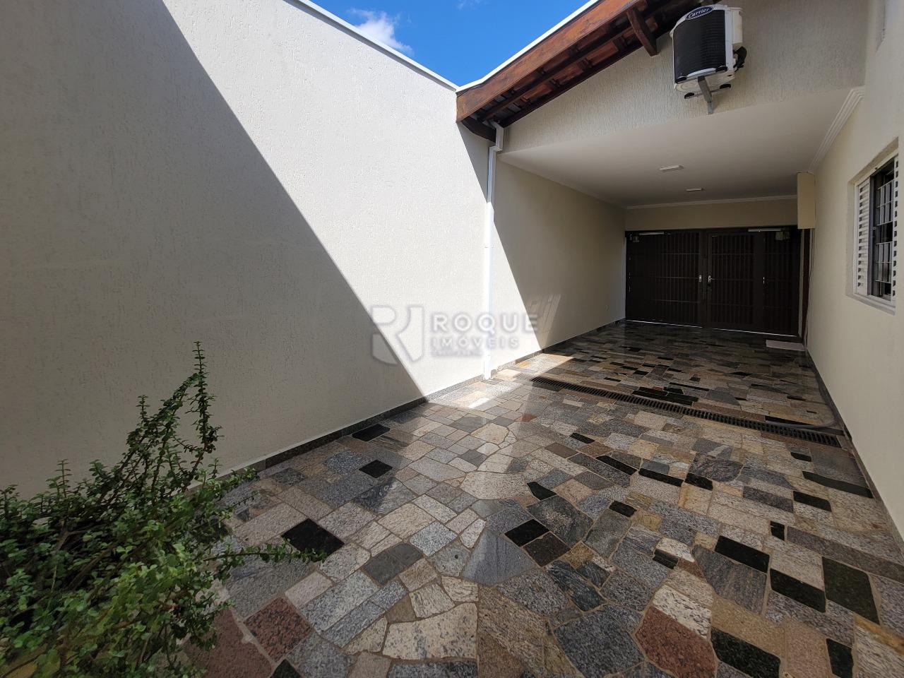 Casa Residencial à venda no bairro Jardim Nereide: QUINTAL 