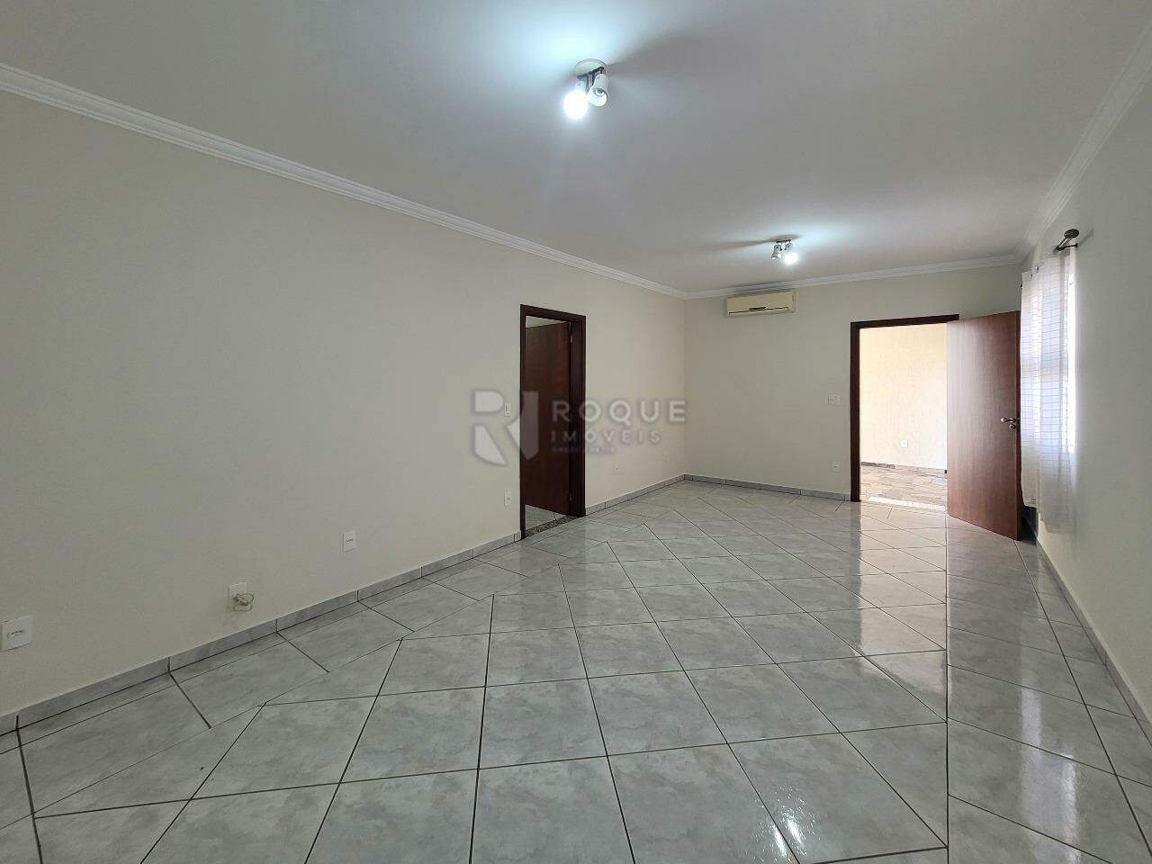 Casa Residencial à venda no bairro Jardim Nereide: SALA DE ESTAR