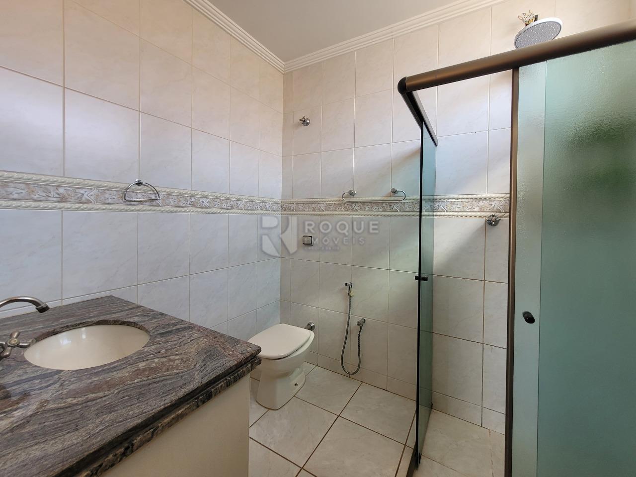 Casa Residencial à venda no bairro Jardim Nereide: BANHEIRO SUÍTE 