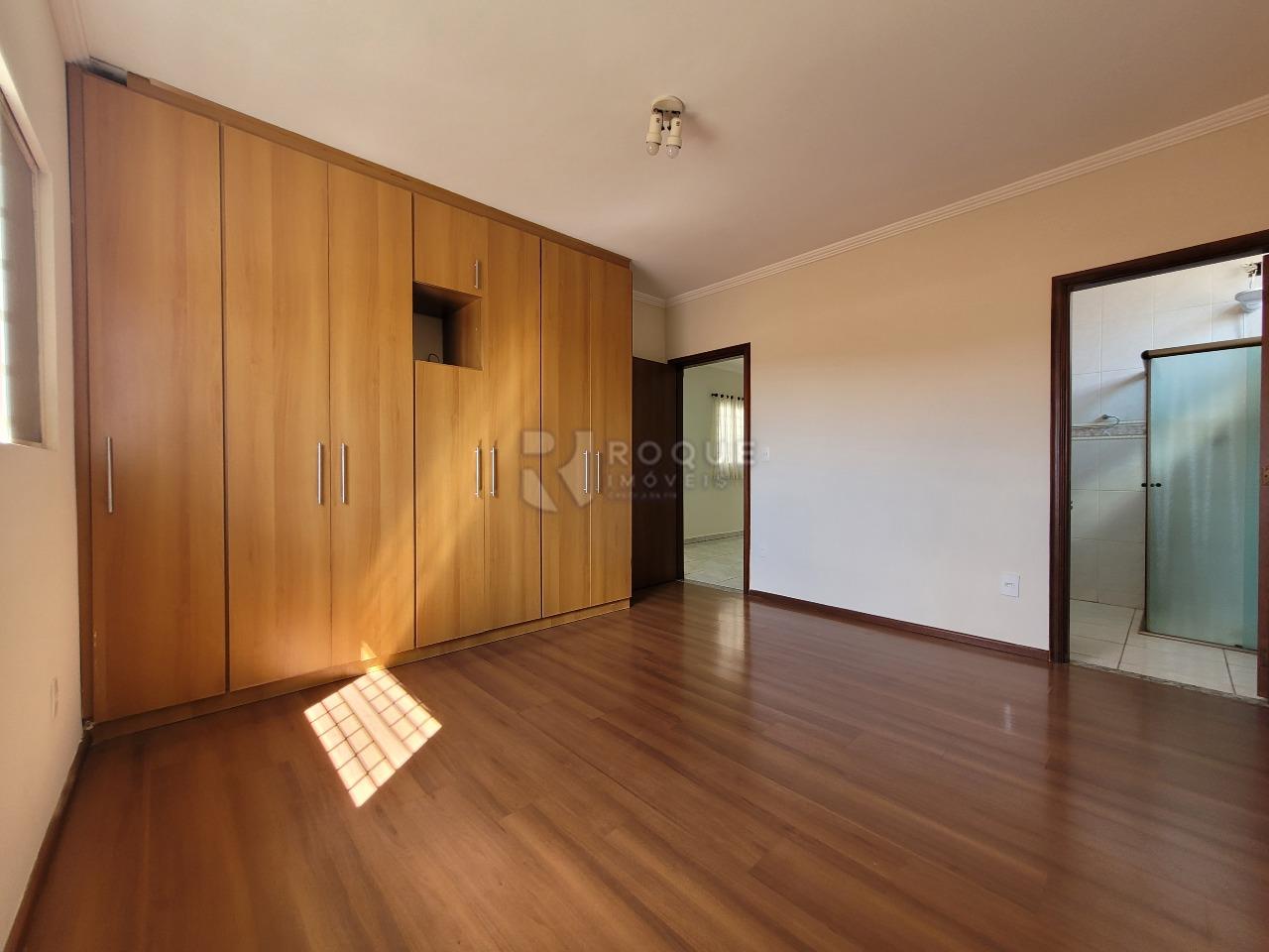 Casa Residencial à venda no bairro Jardim Nereide: SUÍTE