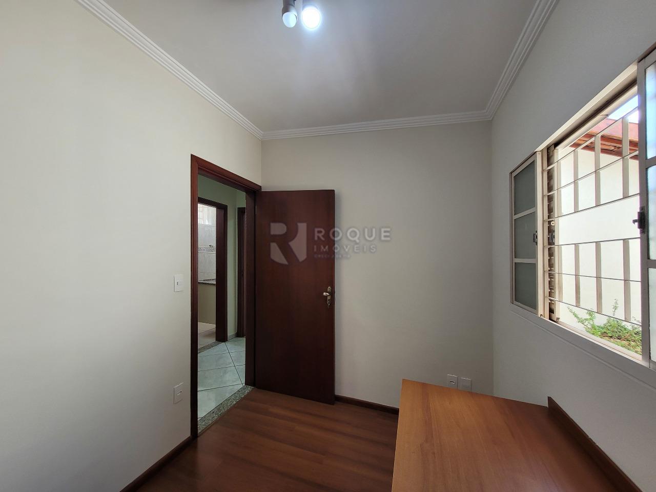 Casa Residencial à venda no bairro Jardim Nereide: DORMITÓRIO 2