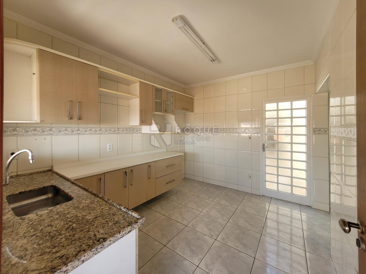 Casa Residencial à venda no bairro Jardim Nereide: COZINHA 