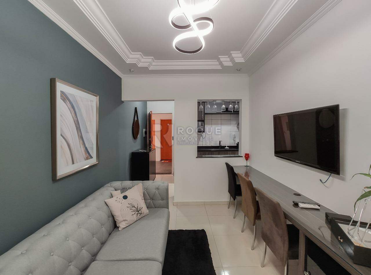 Apartamento para aluguel no bairro Vila Queiroz: Sala 