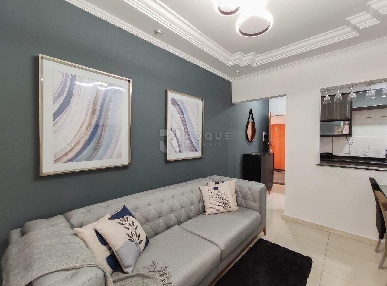 Apartamento para aluguel no bairro Vila Queiroz: Sala 