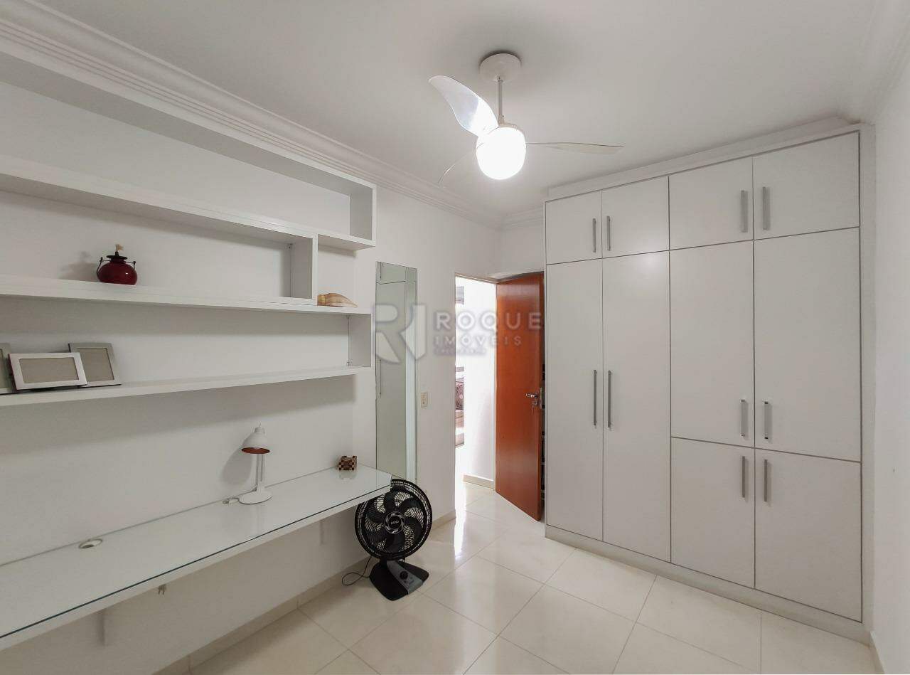 Apartamento para aluguel no bairro Vila Queiroz: Dormitório 1