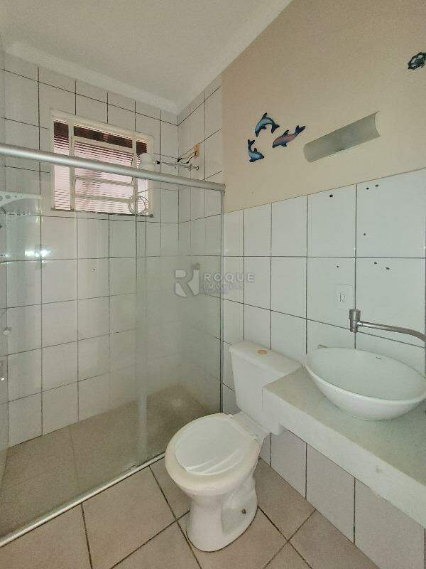 Casa em condomínio à venda no bairro Parque Residencial Santa Eulália: BANHEIRO SOCIAL