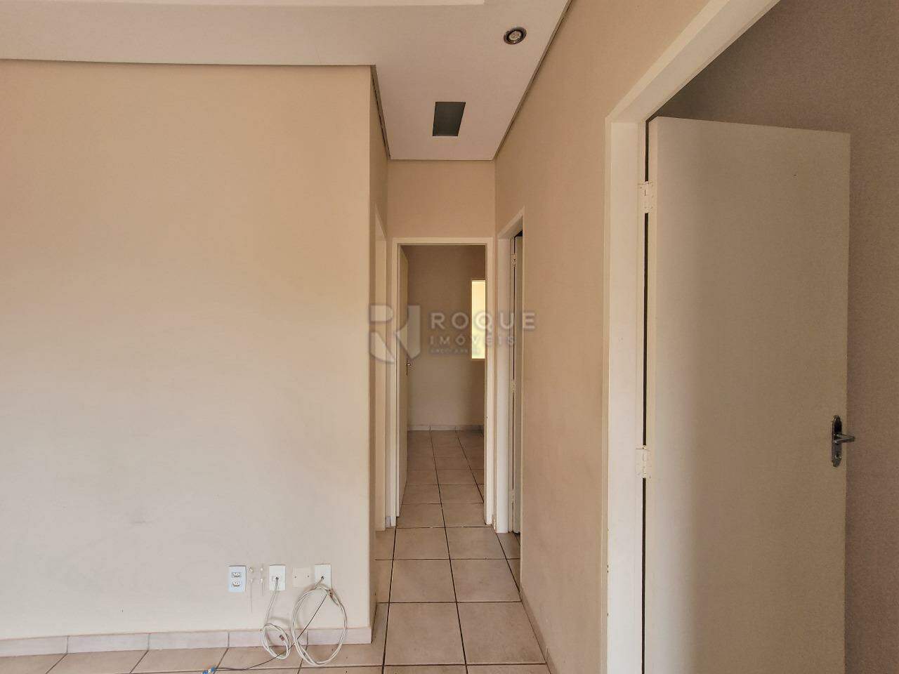 Casa em condomínio à venda no bairro Parque Residencial Santa Eulália: CORREDOR INTERNO 