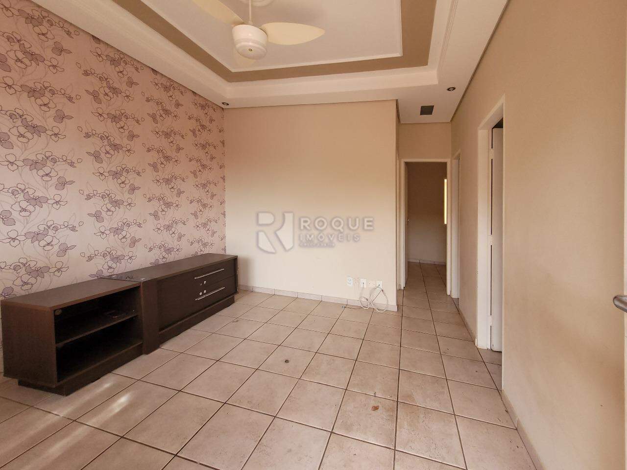 Casa em condomínio à venda no bairro Parque Residencial Santa Eulália: SALA DE ESTAR