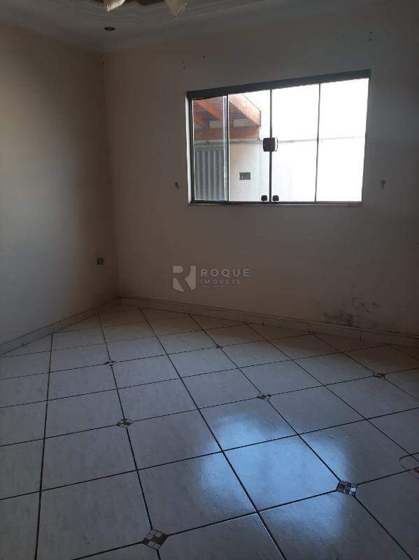 Casa Residencial à venda no bairro Jardim Lago Azul: sala 