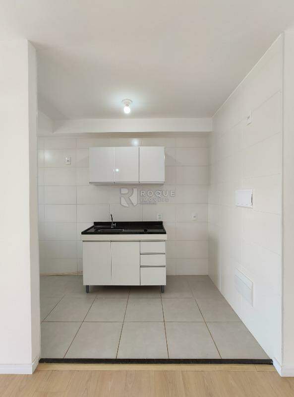 Apartamento para aluguel no bairro Jardim Santa Adélia: Cozinha 