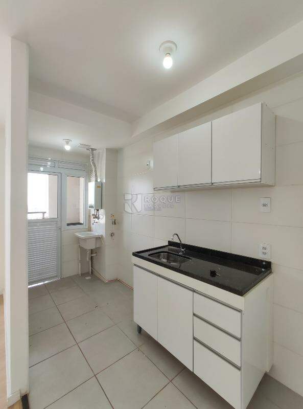Apartamento para aluguel no bairro Jardim Santa Adélia: Cozinha 