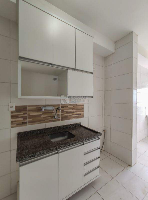 Apartamento para aluguel no bairro Chácaras Antonieta: Cozinha 
