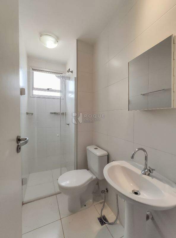 Apartamento para aluguel no bairro Chácaras Antonieta: WC suíte 