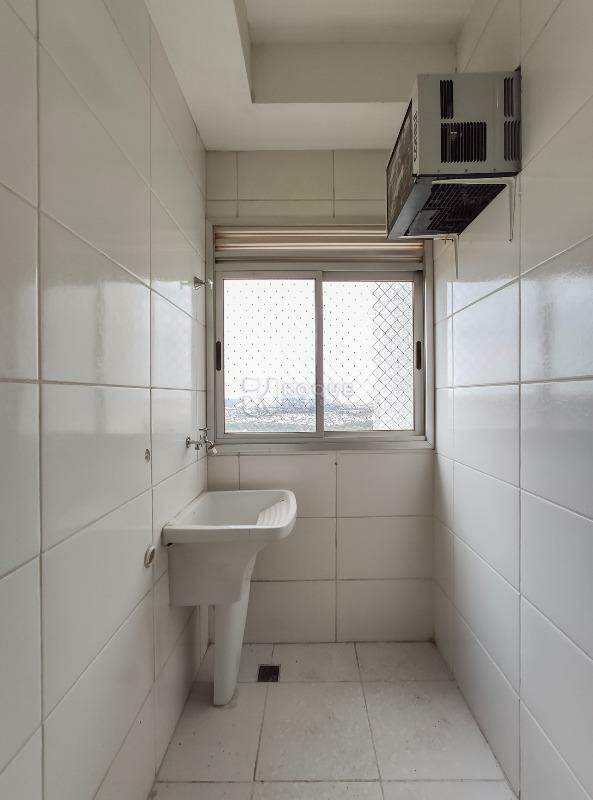 Apartamento para aluguel no bairro Chácaras Antonieta: Área de serviço 