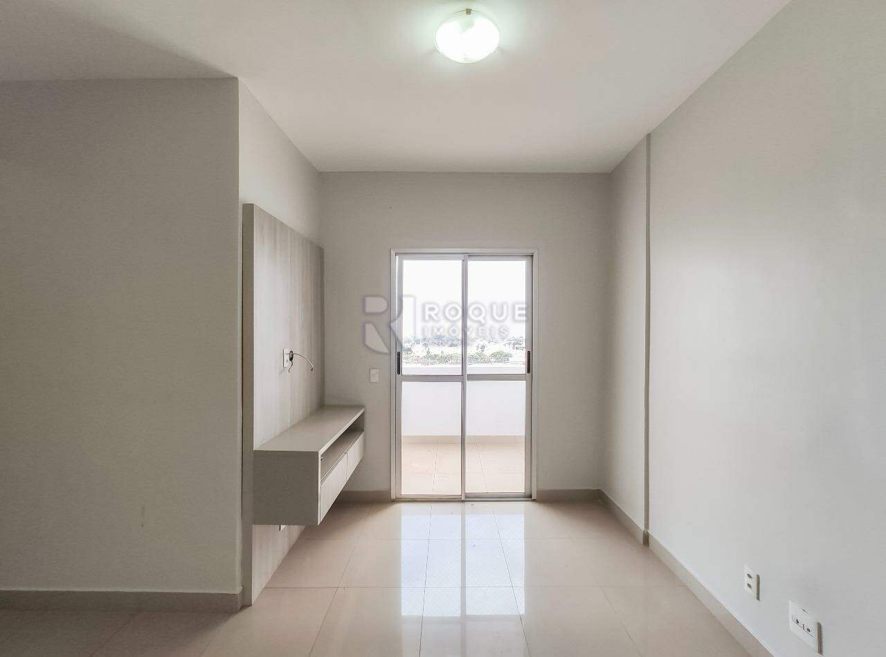 Apartamento para aluguel no bairro Chácaras Antonieta: Sala 