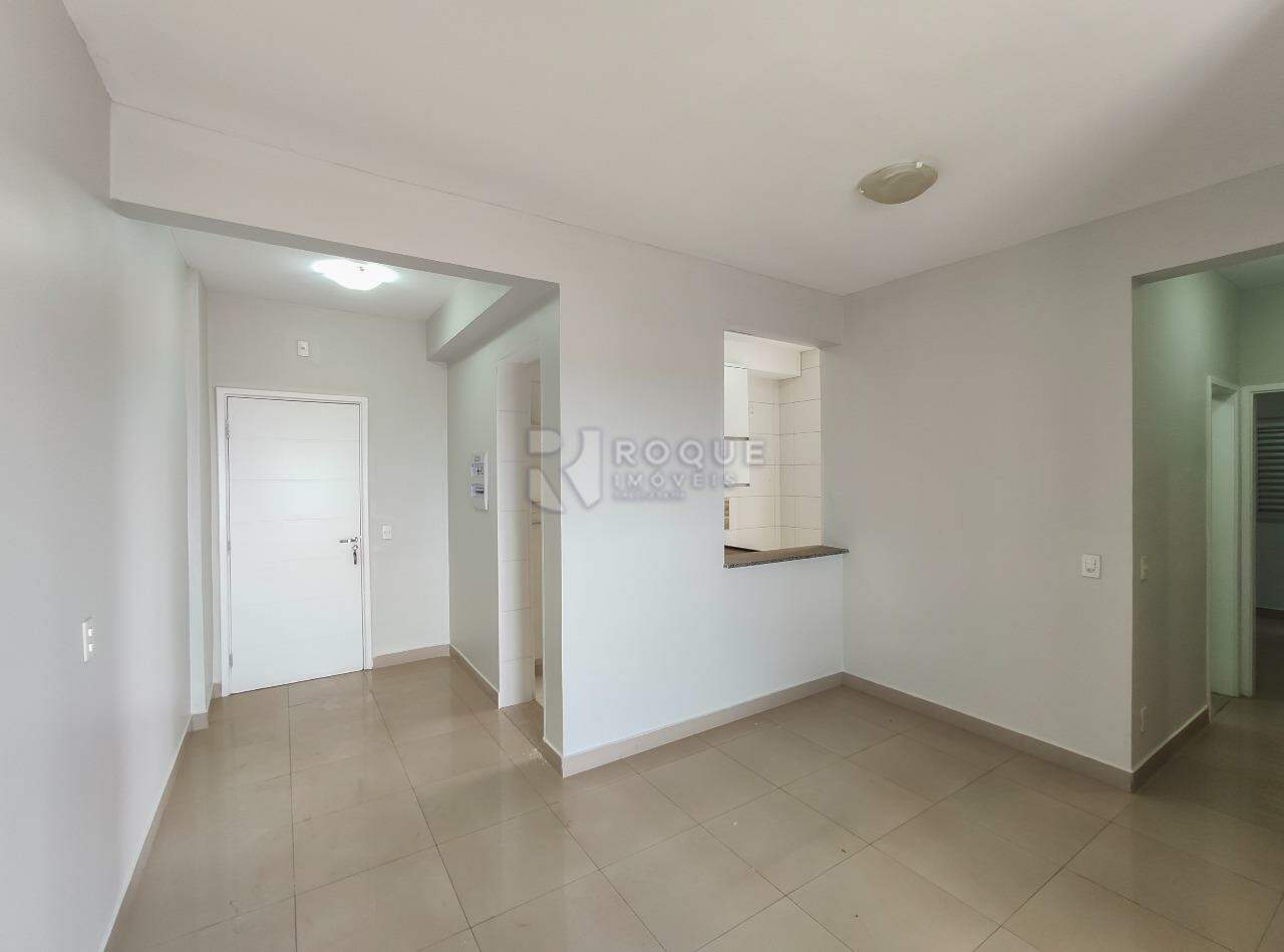 Apartamento para aluguel no bairro Chácaras Antonieta: Sala 