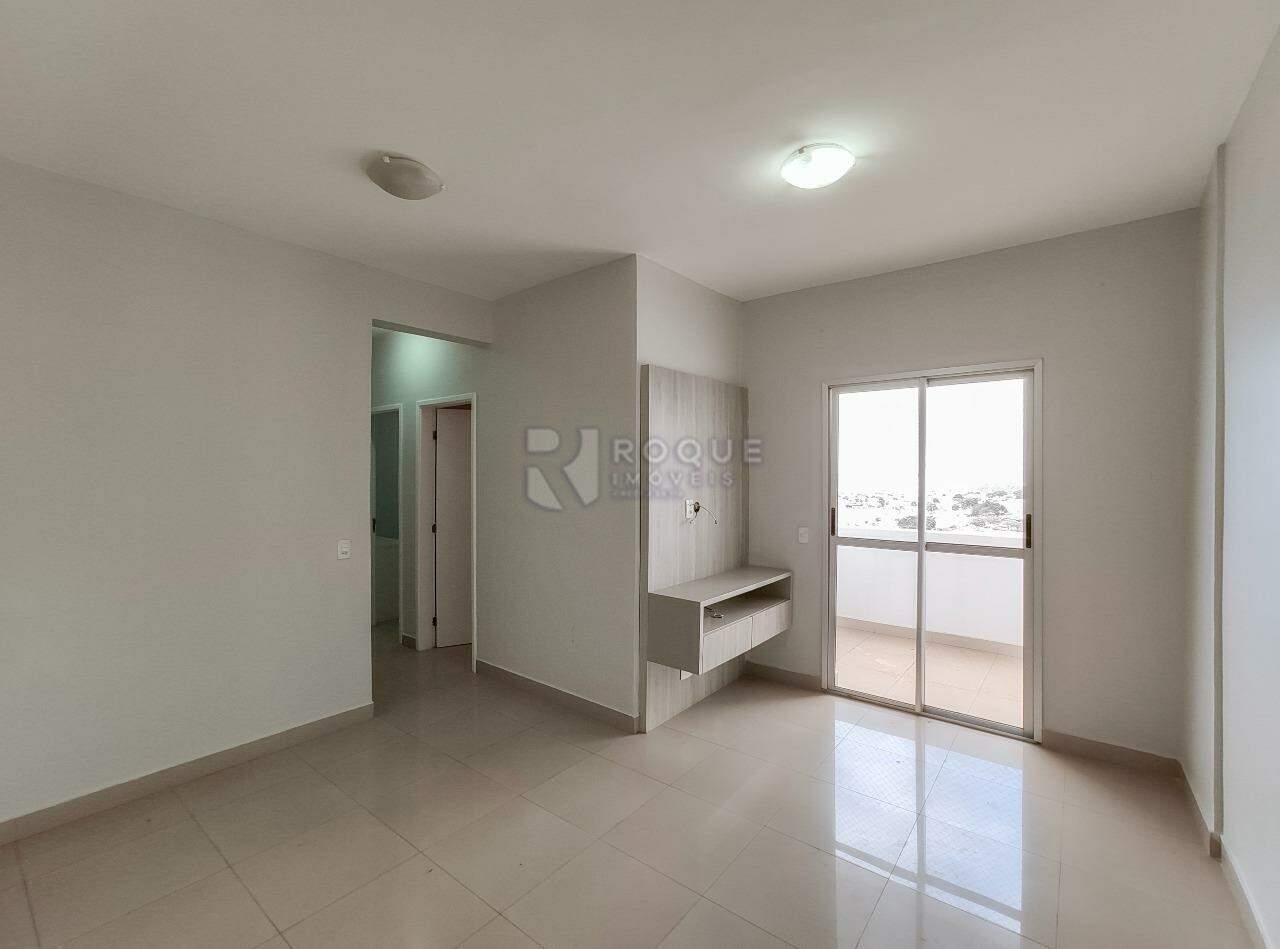 Apartamento para aluguel no bairro Chácaras Antonieta: Sala 
