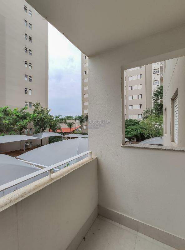 Apartamento à venda no bairro Jardim Esmeralda: Sacada 