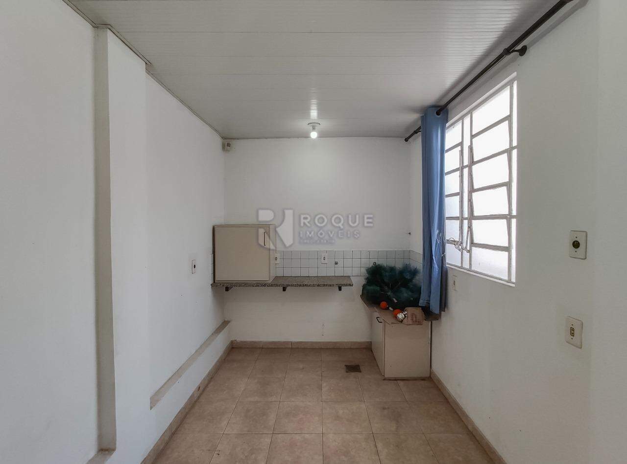 Casa Residencial para aluguel no bairro Centro: Sala fundo 