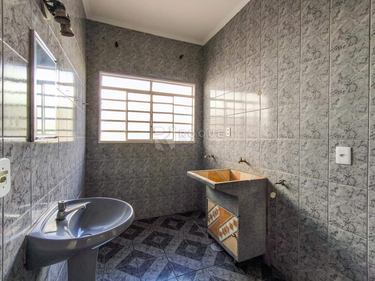 Casa Residencial à venda no bairro Jardim Alvorada: LAVANDERIA