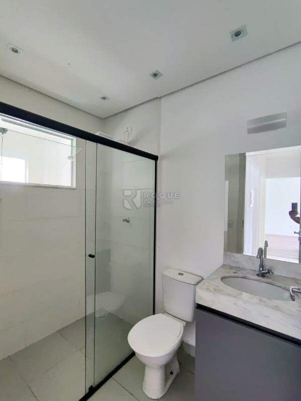 Apartamento para aluguel no bairro Jardim Santa Adélia: WC