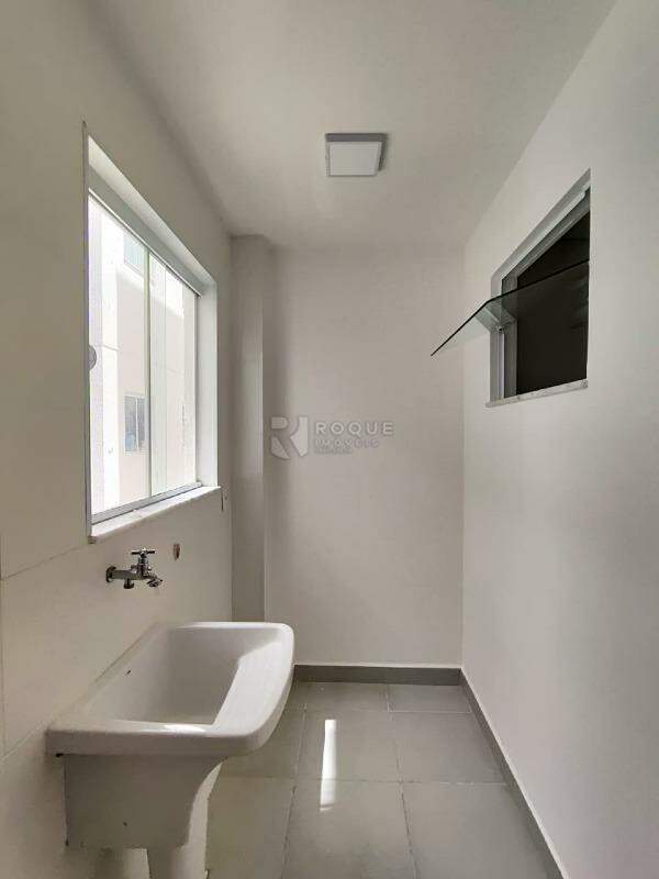 Apartamento para aluguel no bairro Jardim Santa Adélia: Lavanderia
