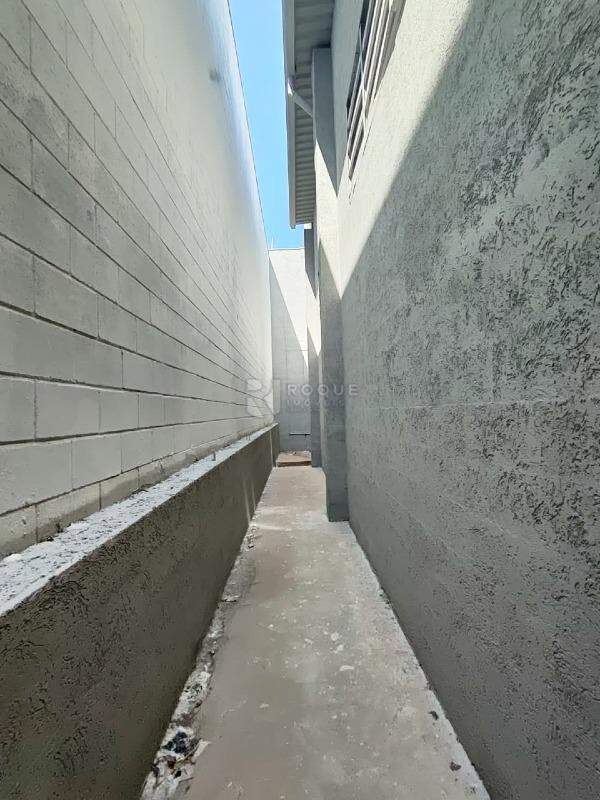 Barracão/Galpão para aluguel no bairro Jardim Porto Real IV: Corredor Externo