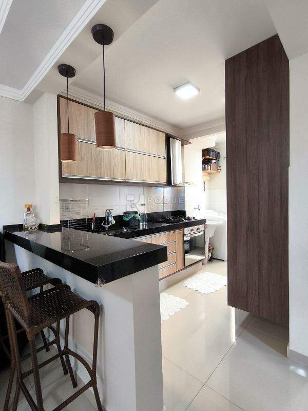 Apartamento à venda no bairro Jardim Residencial Recanto Alvorada: COZINHA